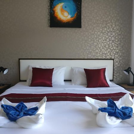White Sky Boutique Hotel Patong Екстериор снимка
