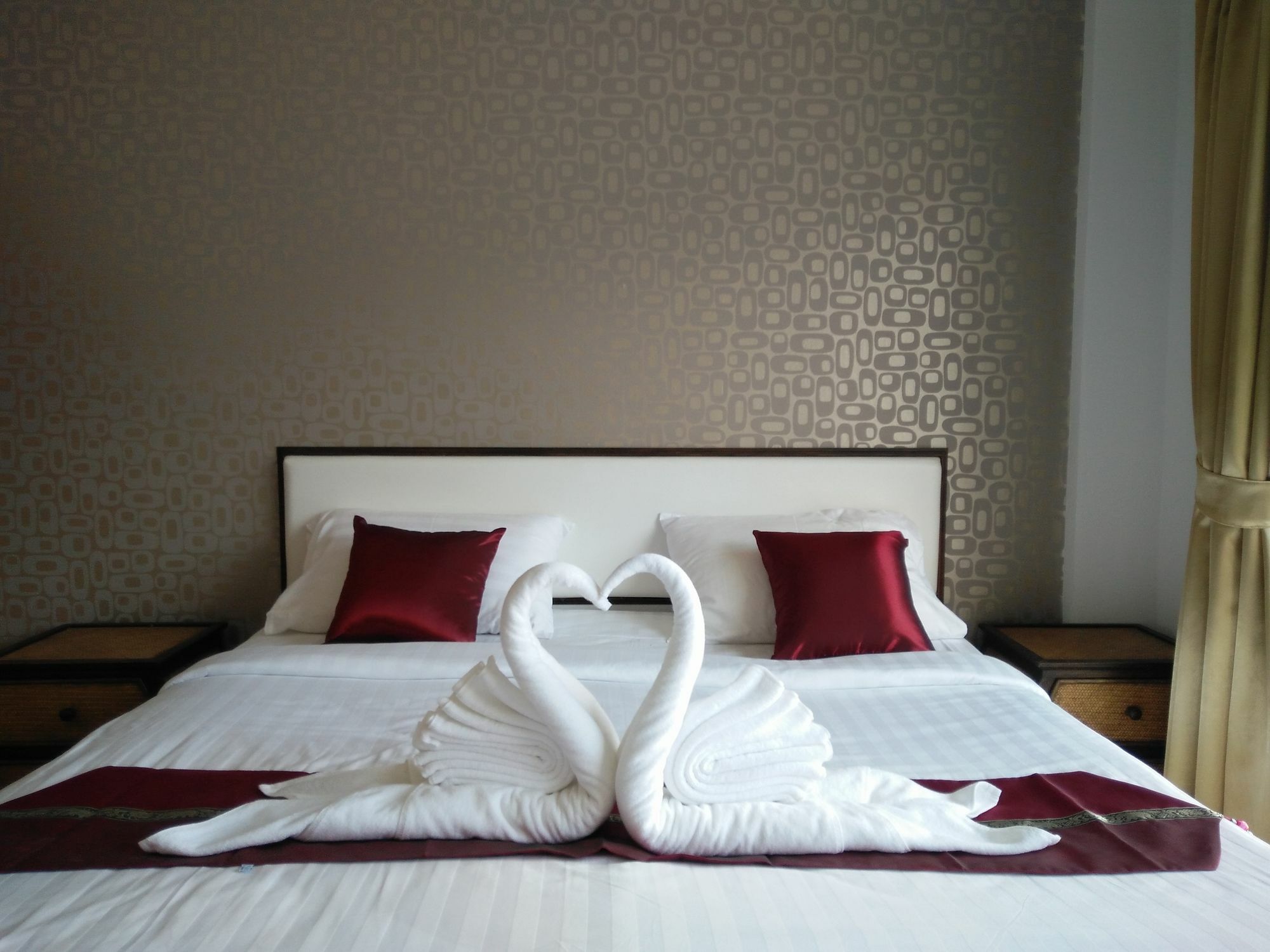White Sky Boutique Hotel Patong Екстериор снимка