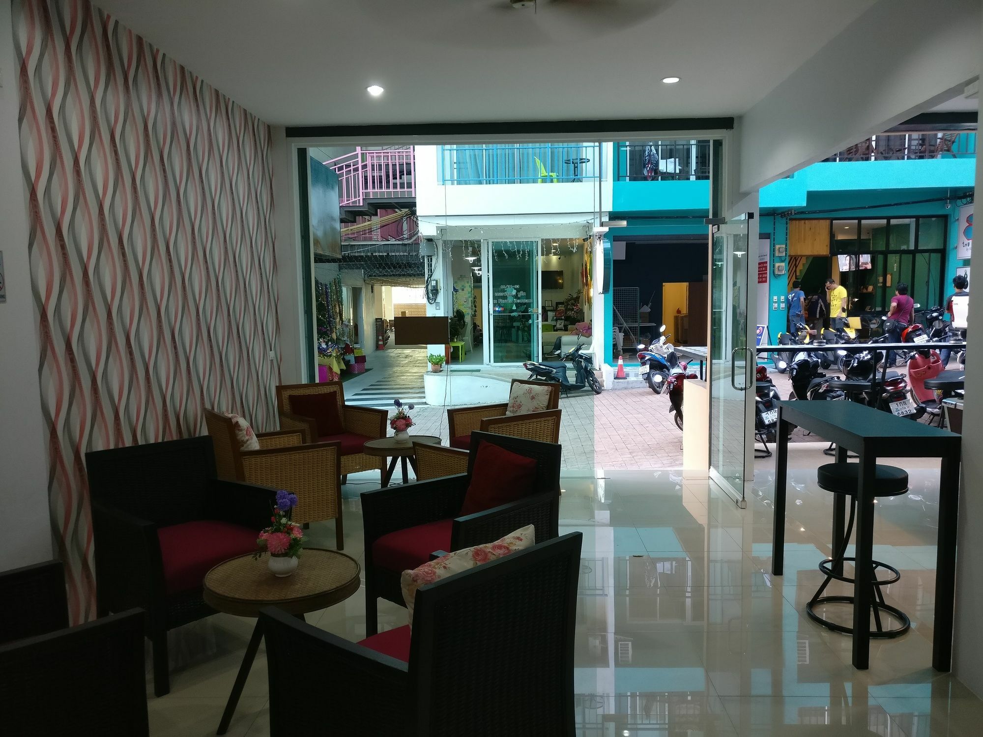 White Sky Boutique Hotel Patong Екстериор снимка