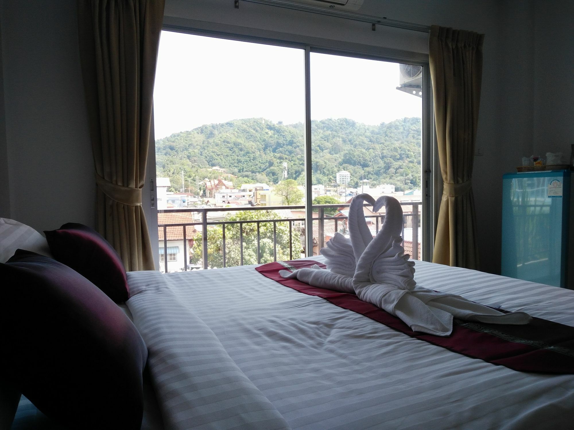 White Sky Boutique Hotel Patong Екстериор снимка