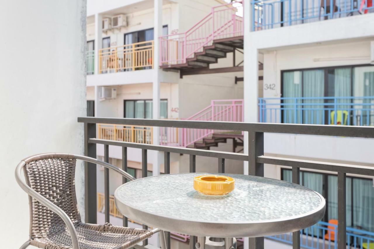 White Sky Boutique Hotel Patong Екстериор снимка
